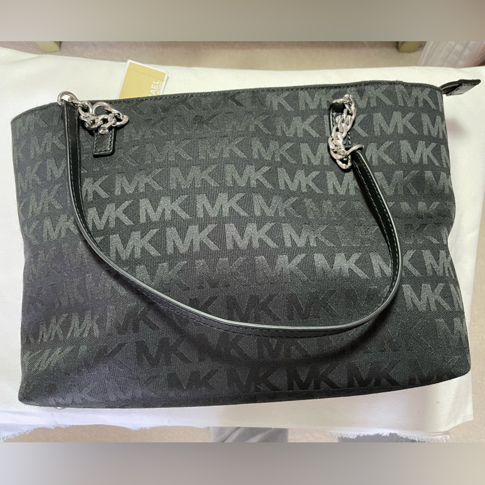 NWT MICHAEL MICHAEL KORS   JET SET EW CHAIN TOTE   BLK/BLK/BLK